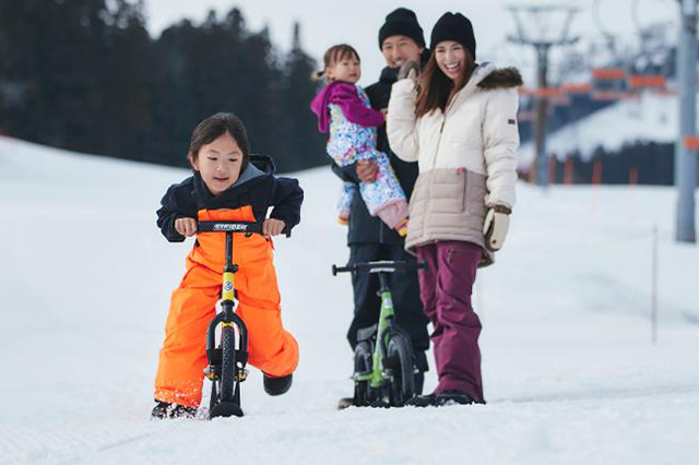 トップリゾートで満喫するとびっきりの雪遊び！ソリやファットバイクなど「ロッテアライリゾート」には子どもが喜ぶ楽しさがいっぱい！【新潟】