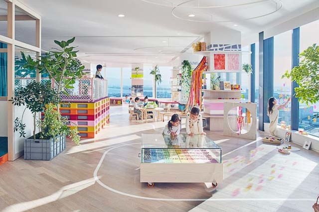 星野リゾートに日本最大級のキッズアトリエが誕生！色遊び・粘土づくり・お絵描きとさまざまな創作体験にチャレンジ【大阪】