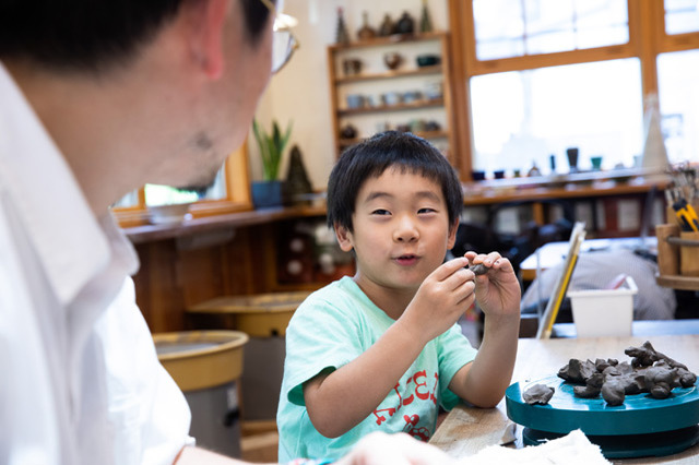 自由にものづくりが楽しめる陶芸体験に挑戦！子どもならではの発想力に感動しちゃいました！