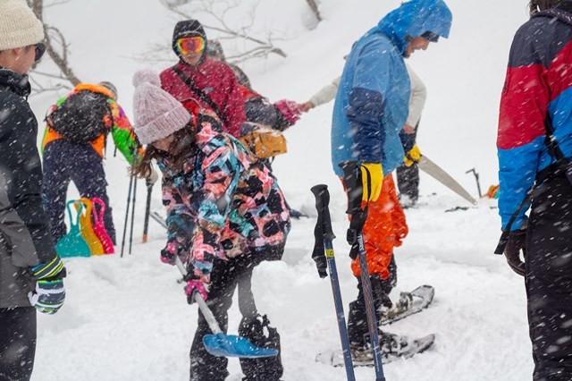 【体験記事】群馬・みなかみの雪山をハイキング！みんなで楽しめるスノーシュー体験！