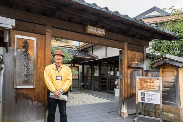 今も残る数少ない武士の町・金沢。ガイドさんの案内で巡る【長町武家屋敷跡】1.jpg