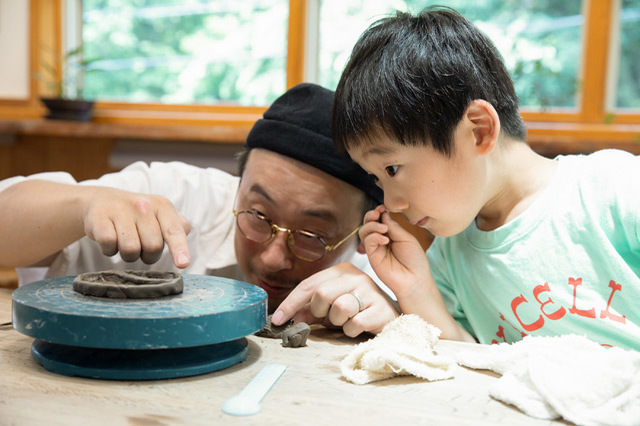 自由にものづくりが楽しめる陶芸体験に挑戦！子どもならではの発想力に感動しちゃいました！