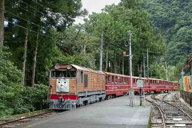 大井川鐵道を走る「きかんしゃトーマス」に乗ってみよう！記念撮影や整備見学も体験できる冬限定イベントが登場【静岡】