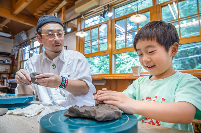 自由にものづくりが楽しめる陶芸体験に挑戦！子どもならではの発想力に感動しちゃいました！