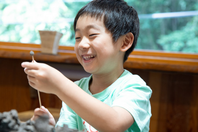 自由にものづくりが楽しめる陶芸体験に挑戦！子どもならではの発想力に感動しちゃいました！