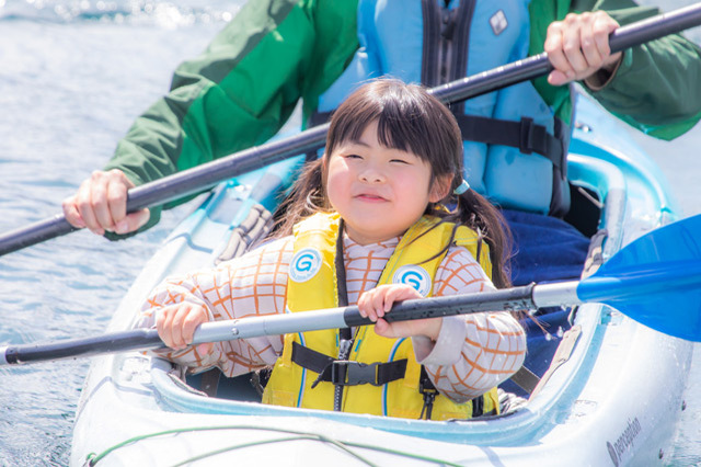 カヤック初体験！透き通る“本栖湖ブルー”の美しさと湖上散歩の気持ち良さに感動しました