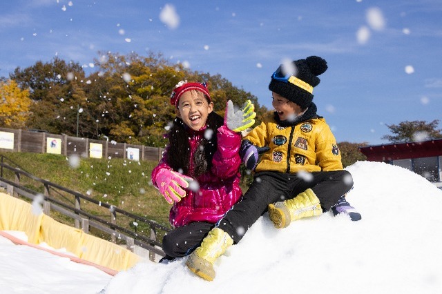 ゲレンデをそりで大疾走！手ぶらで楽しめる「スノーパラダイス」に行って家族みんなで雪あそびにチャレンジ【神奈川】