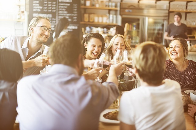 酒乱の原因や特徴10選！その治し方と女性が酒乱になる意味とは？