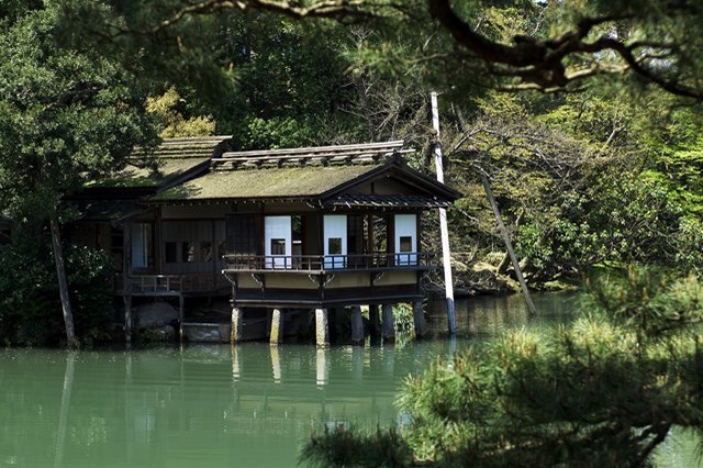 【金沢観光】兼六園の魅力 お得な割引情報から周辺のランチ情報まで