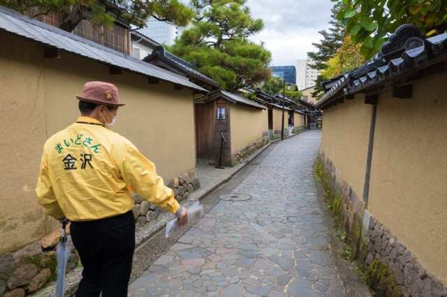 今も残る数少ない武士の町・金沢。ガイドさんの案内で巡る【長町武家屋敷跡】1.jpg