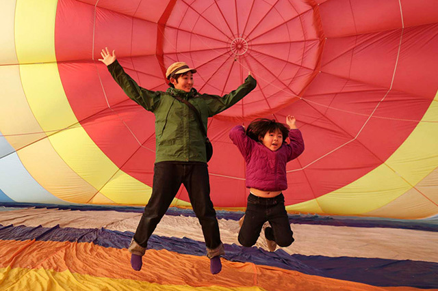 大空に上がれば運気も上がる！？子どもと一緒に熱気球でとびっきりのフライト体験を楽しんできました！【あそびチャレンジ#13 熱気球編】