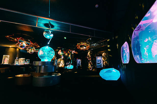 水族館で宇宙旅行を楽しもう！横浜の新感覚アクアリウムで不思議な生きもの＆水の惑星ゾーンを冒険【神奈川】