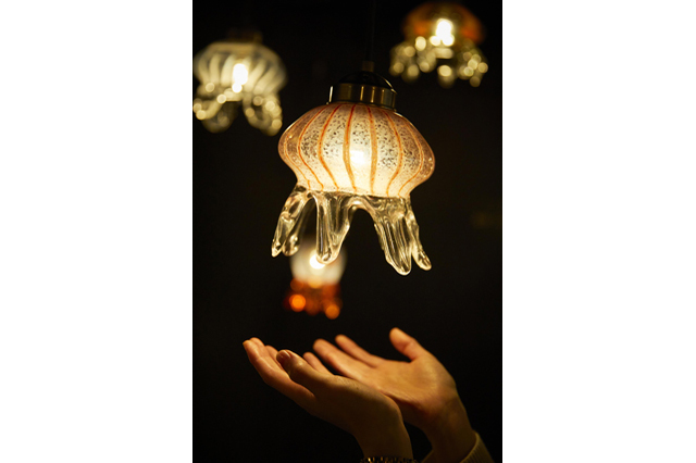優しい灯りのクラゲランプがお出迎え！京都水族館の「ふゆ恋すいぞくかん」で胸キュン体験！