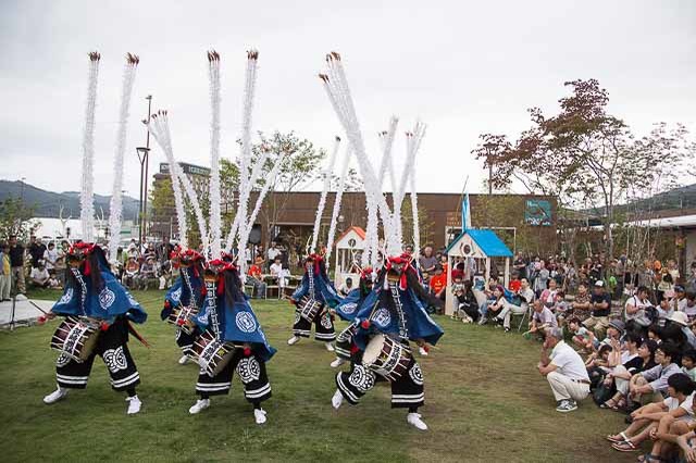 ダンス天国の東北へ！地元の踊りを観戦＆体験できる「三陸国際芸術2022 彩」でリズミカルに踊っちゃお【青森・岩手】