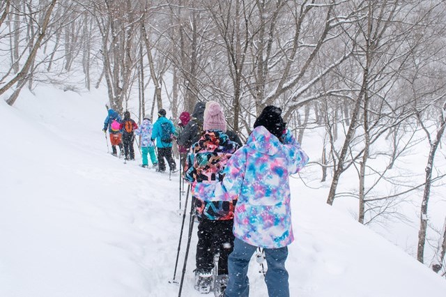 【体験記事】群馬・みなかみの雪山をハイキング！みんなで楽しめるスノーシュー体験！