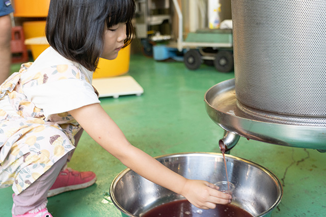 ぶどうが食べ放題でジュースまでつくれる！今まで味わったことがないおいしさに出会えて親子でビックリしてきました【あそびチャレンジ#08 ぶどう狩り編】