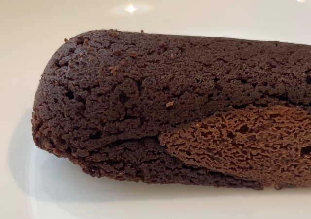 あの大人気チョコそっくり？！ファミマで見つけたベイクドケーキがチョコ好きさんに絶対おすすめ
