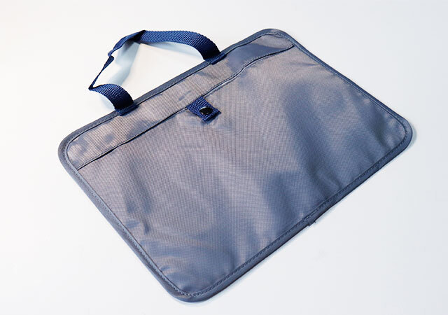 【ダイソー】実はバッグ…ではないんです　持ち運びも楽々！ある所で使うと便利な収納ポケット