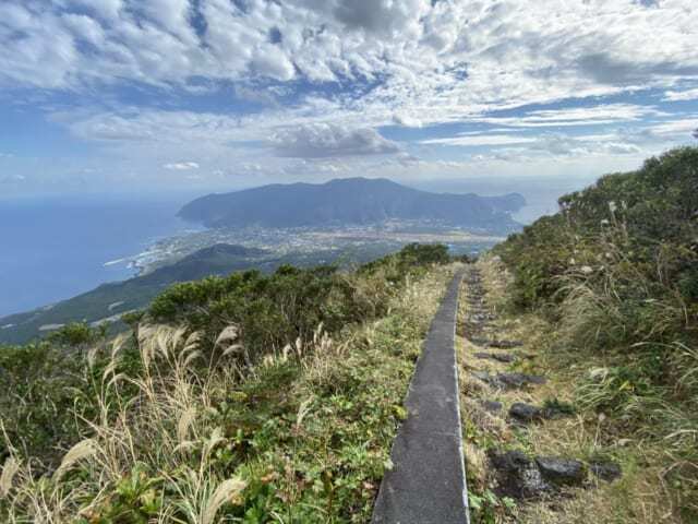 ご当地寿司と登山を楽しみたい。都心から手軽に行ける離島【八丈島】の旅1.jpg