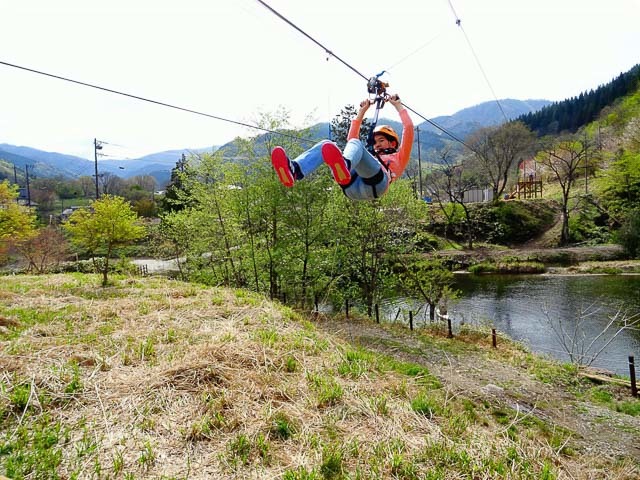 電動ダートバイクで野山を駆け抜けろ！岐阜のめいほうリゾートでアウトドア＆夏キャンプを満喫