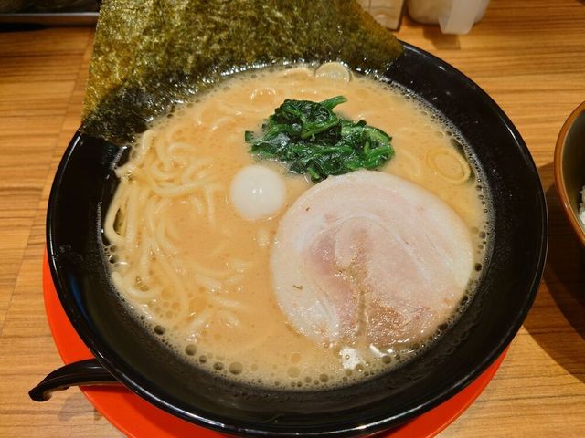 福岡市の家系ラーメン全11店！本格濃厚スープの名店や深夜営業の人気店も！