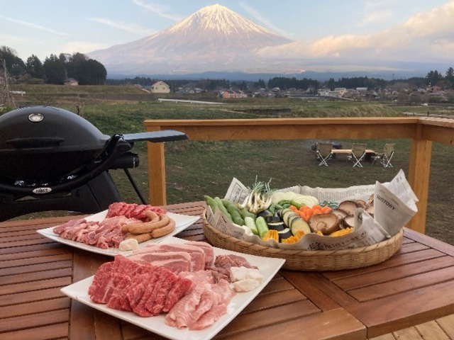 星空・日の出・富士山と、美しさにとことん酔いしれる1日1組限定の贅沢グランピング！