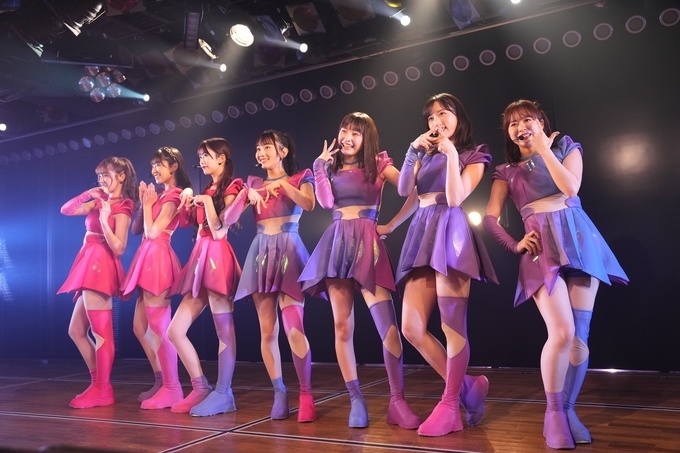 【レポ】AKB48初のリアル・バーチャル混合ユニット『AKB48 SURREAL』リアルライブを開催