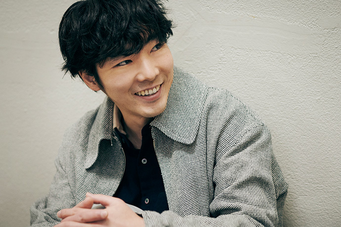 柄本佑「迷うことを楽しむ」生産性重視の世界に流されない職人の生き方