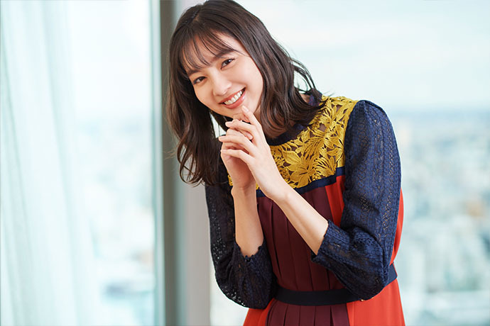 新川優愛が実践する、無理しない・肩肘張らないサステナブルな働き方「楽しく仕事に挑戦できる自分でいたい」