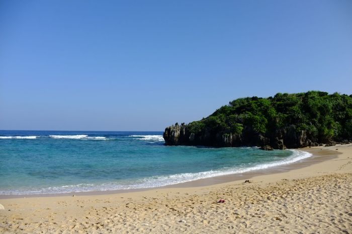 古宇利島 沖縄最強の絶景ビーチ！恋する女子から大人気のハートロックも！