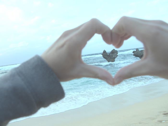 古宇利島 沖縄最強の絶景ビーチ！恋する女子から大人気のハートロックも！