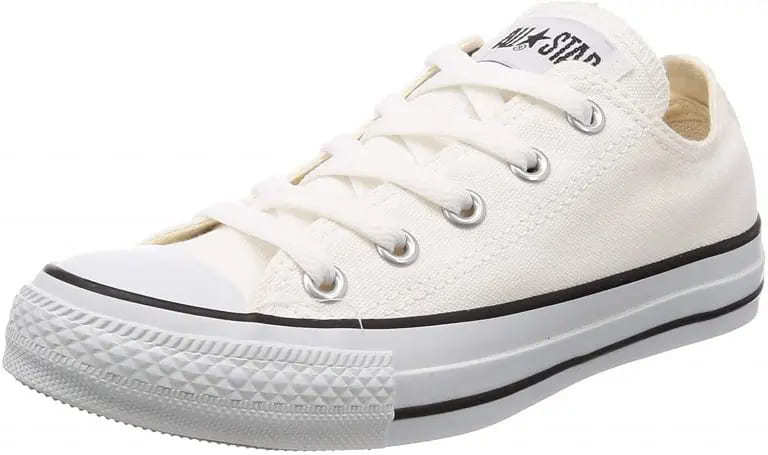 CONVERSE(コンバース)スニーカーのサイズ感は？ワンサイズ上を選ぶと良い？