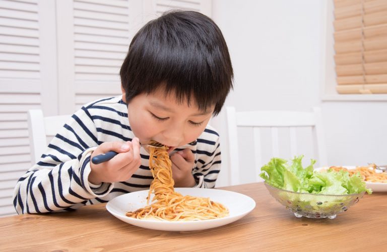 子どもの休日ランチ、どうしてる？なるべく簡単で不評を買わないための3つの秘訣