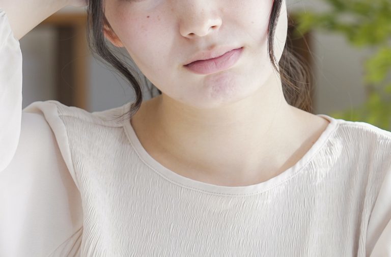 バリキャリ女性が婚活に苦戦しているときに「やりがちな行動」