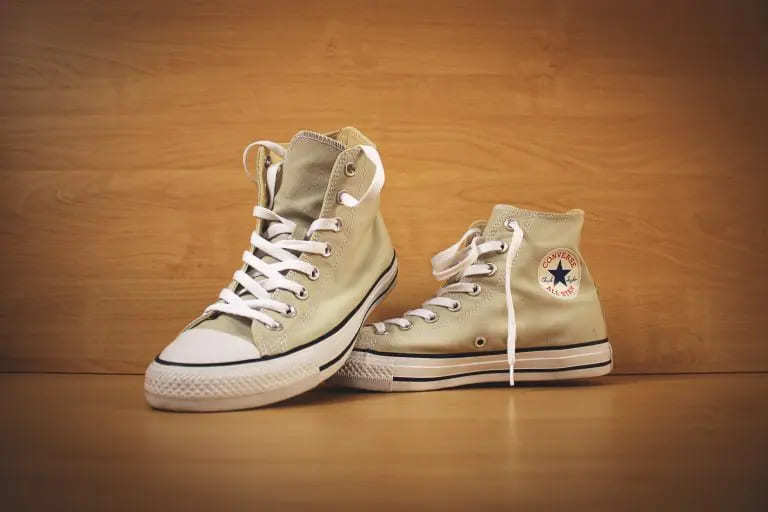 CONVERSE(コンバース)スニーカーのサイズ感は？ワンサイズ上を選ぶと良い？