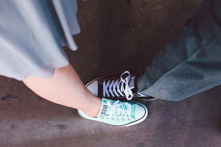 CONVERSE(コンバース)スニーカーのサイズ感は？ワンサイズ上を選ぶと良い？