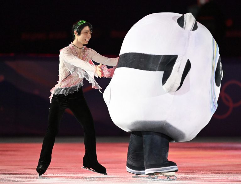 羽生結弦の海外人気が止まらない。“羽生本”が中国etc.で爆売れのわけ