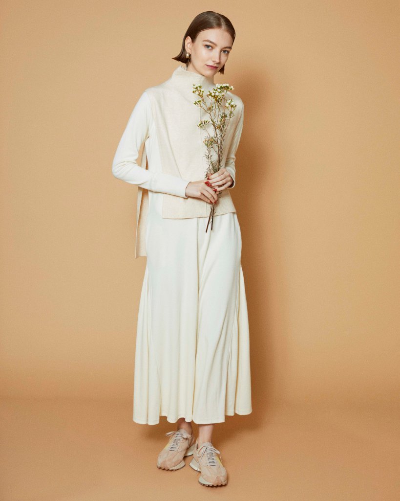 「New Balance」×「emmi」×「to/one 」のトリプルコラボ