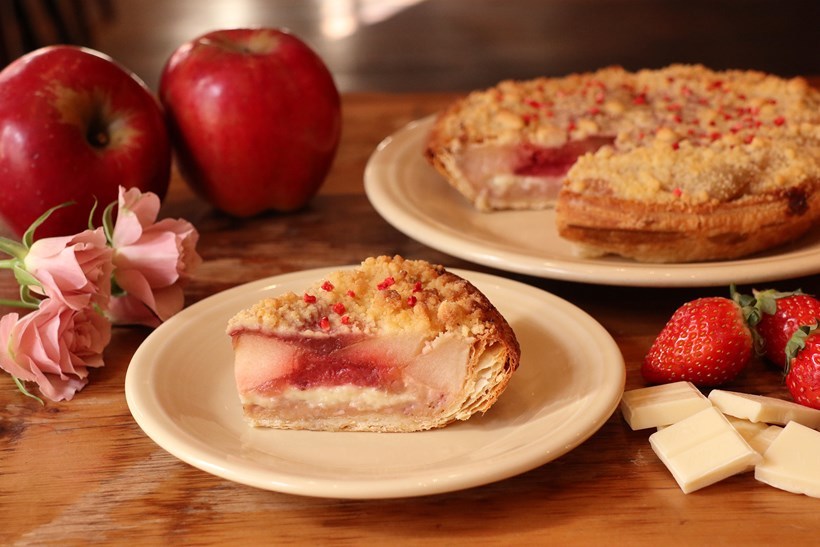 【グラニースミス】ホワイトデーは、たっぷり苺とホワイトチョコの春色アップルパイが登場。季節限定『ホワイトストロベリー アップルパイ』新発売