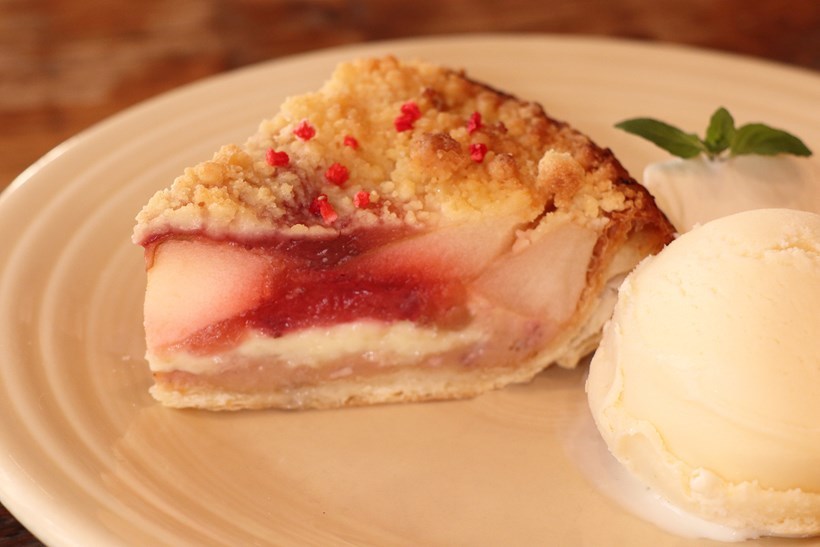 grannysmith【グラニースミス】ホワイトデーは、たっぷり苺とホワイトチョコの春色アップルパイが登場。季節限定『ホワイトストロベリー アップルパイ』新発売-pie5.jpg