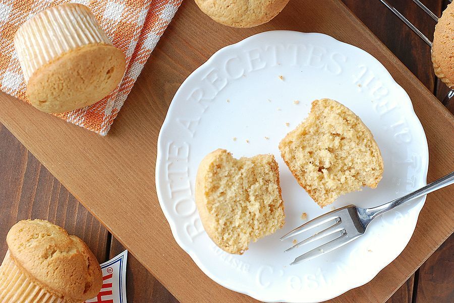 ホットケーキミックスで簡単！ふんわりしっとり　きな粉のカップケーキ