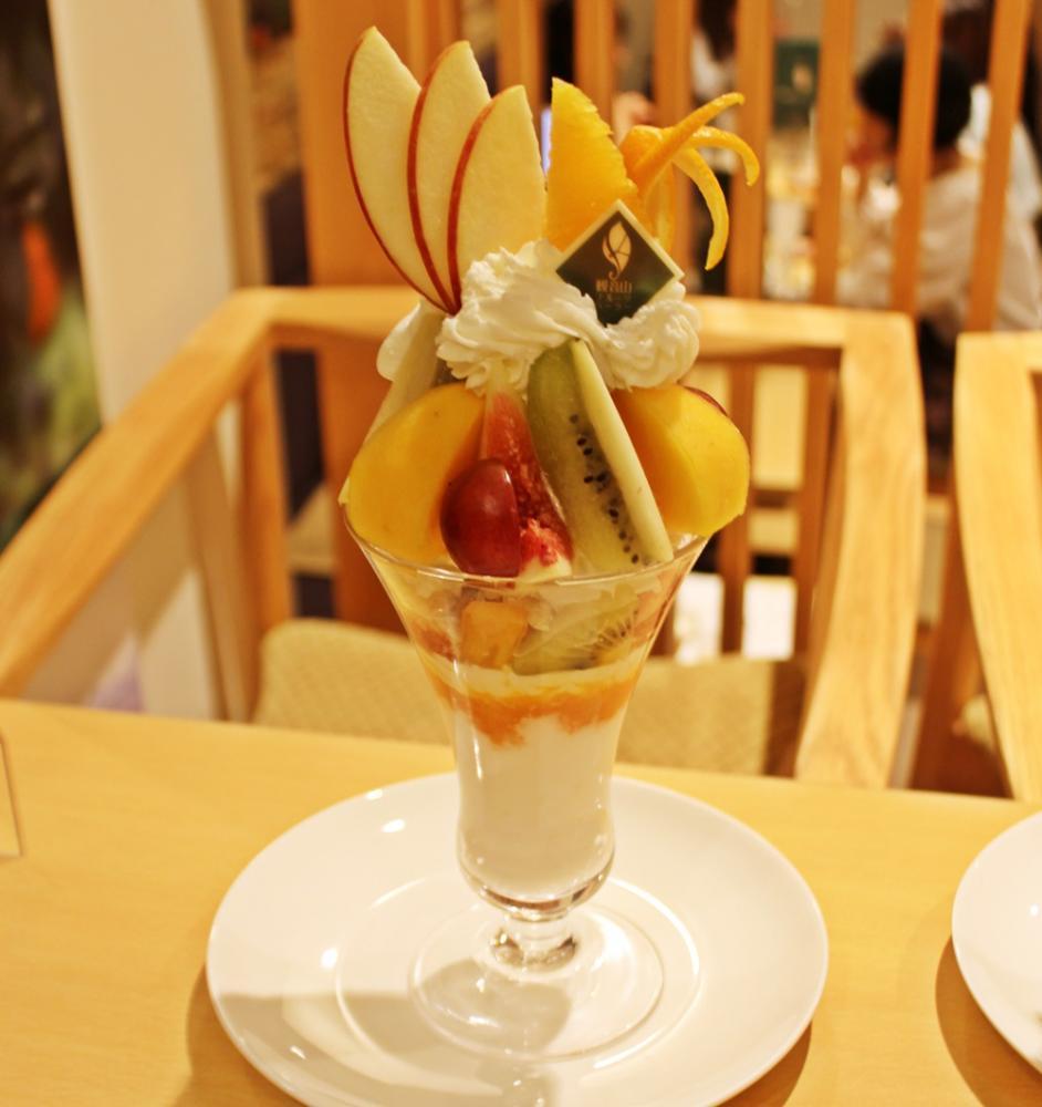 行列のできる「観音山フルーツパーラー」が銀座にオープン!山盛りフルーツパフェ食べてきた。
