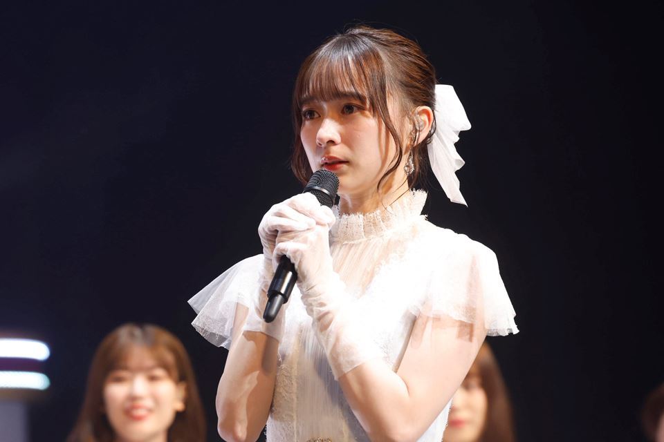 乃木坂46“最後の2期生”鈴木絢音の卒業セレモニーに新内眞衣、堀未央奈らがサプライズ登場　オフィシャルレポート到着